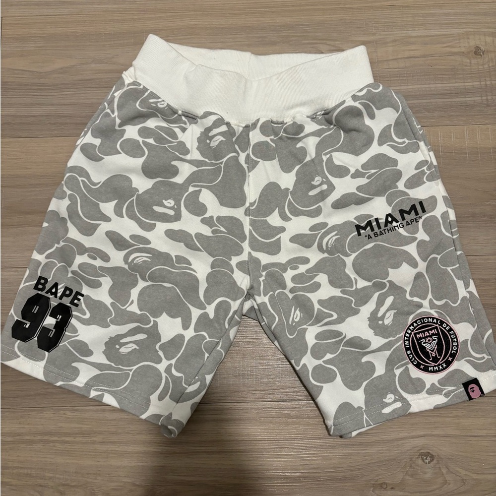 Bape shorts size meduim